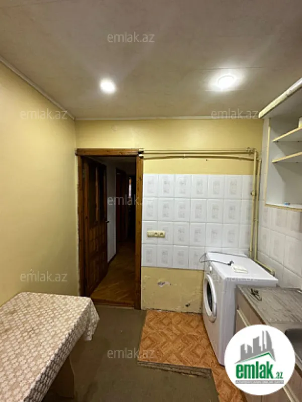 Satılır 3 otaqlı köhnə tikili 80 m²