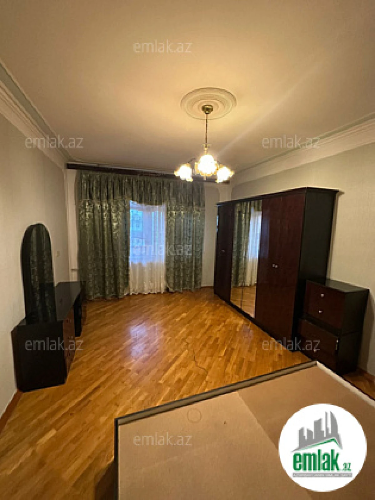 Satılır 3 otaqlı köhnə tikili 80 m²