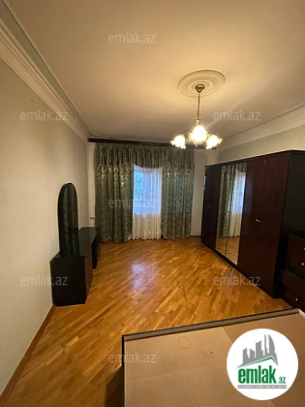 Satılır 3 otaqlı köhnə tikili 80 m²