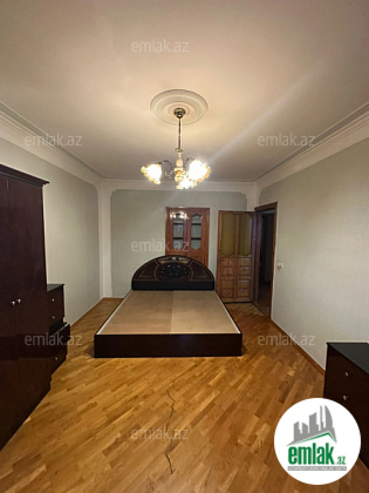 Satılır 3 otaqlı köhnə tikili 80 m²