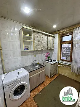 Satılır 3 otaqlı köhnə tikili 80 m²