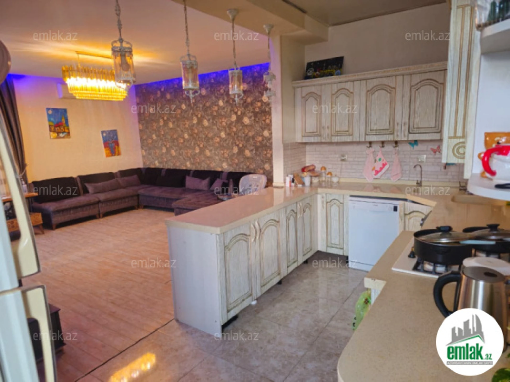 Satılır 3 otaqlı yeni tikili 130 m²