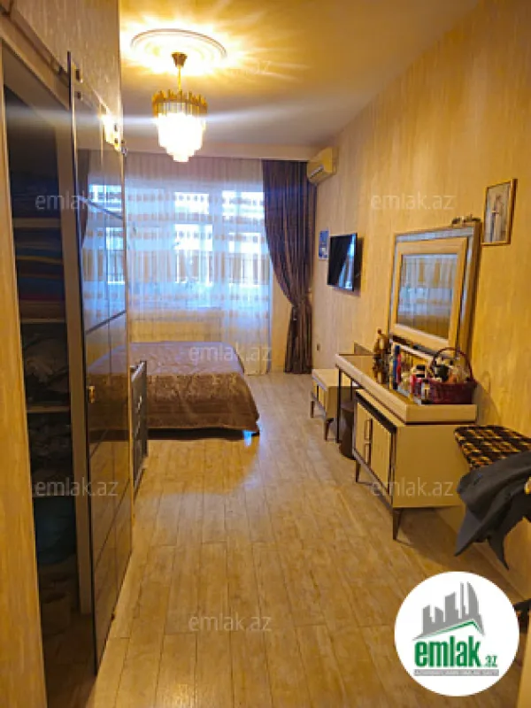 Satılır 3 otaqlı yeni tikili 130 m²