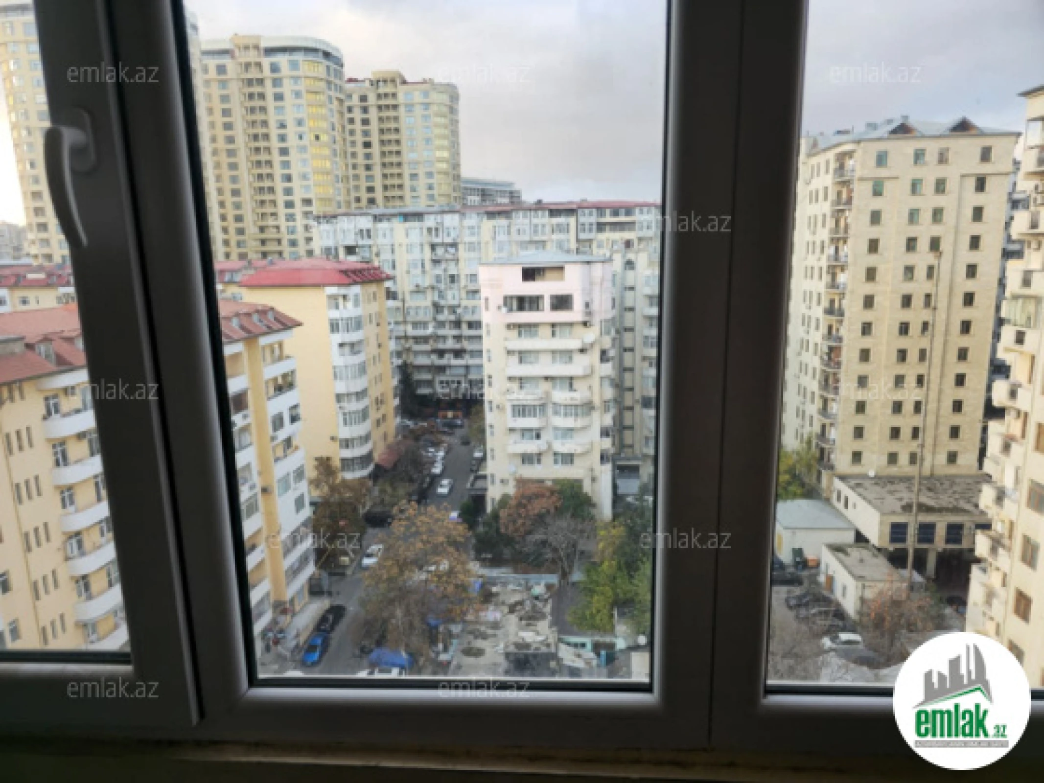 Satılır 3 otaqlı yeni tikili 130 m²