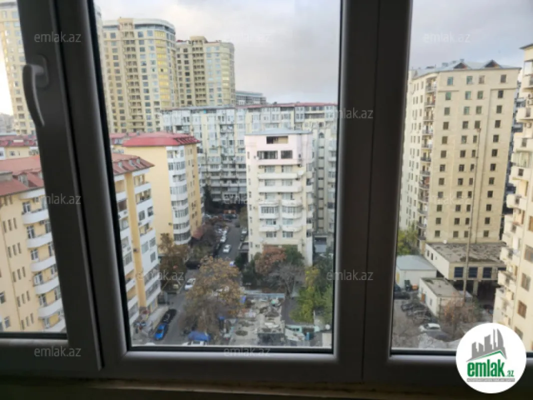 Satılır 3 otaqlı yeni tikili 130 m²