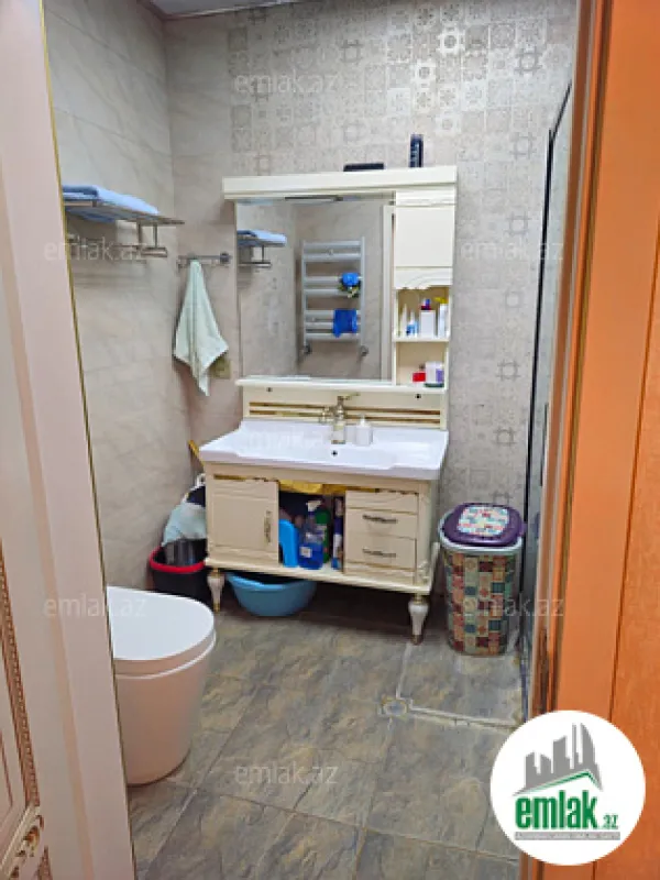 Satılır 3 otaqlı yeni tikili 130 m²