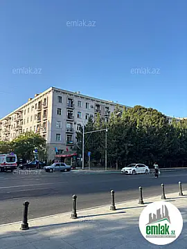 Satılır 4 otaqlı köhnə tikili 110 m² — Bakı 4 otaq 110.00 m²