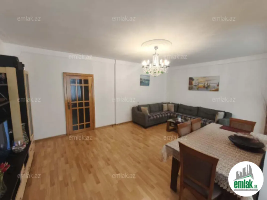 Satılır 4 otaqlı köhnə tikili 102 m²