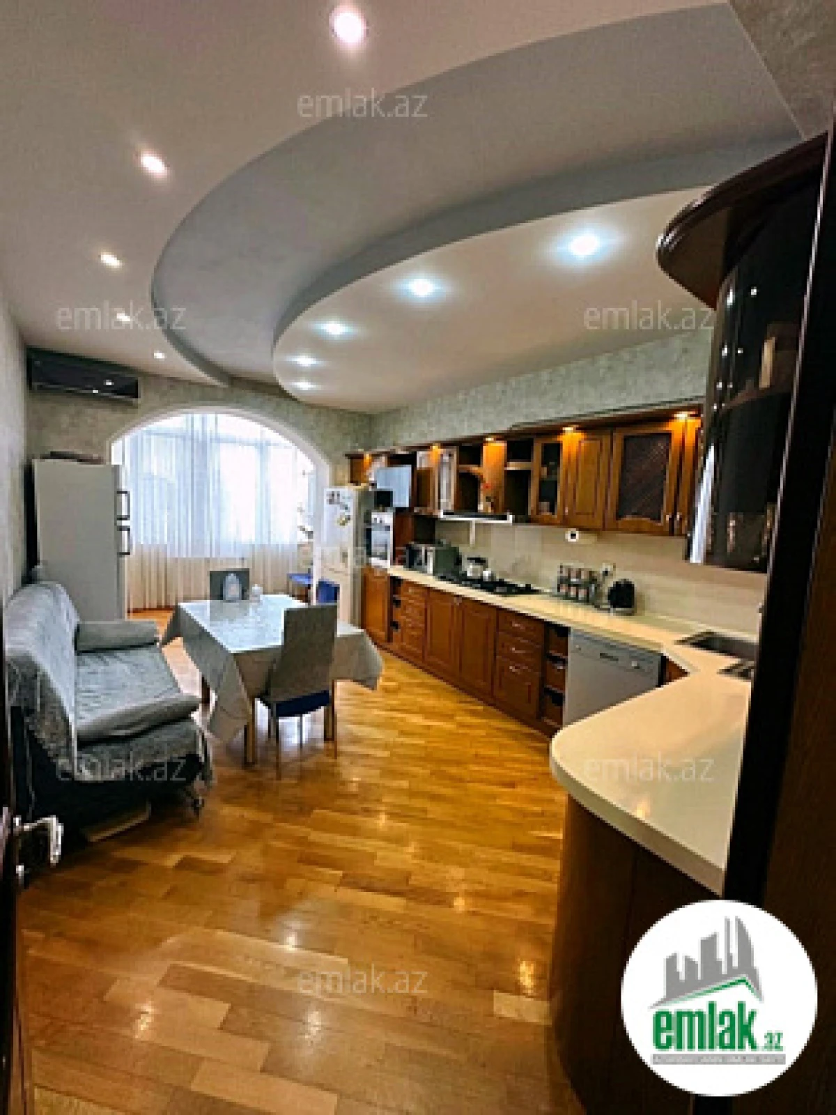 Satılır 3 otaqlı yeni tikili 173 m²