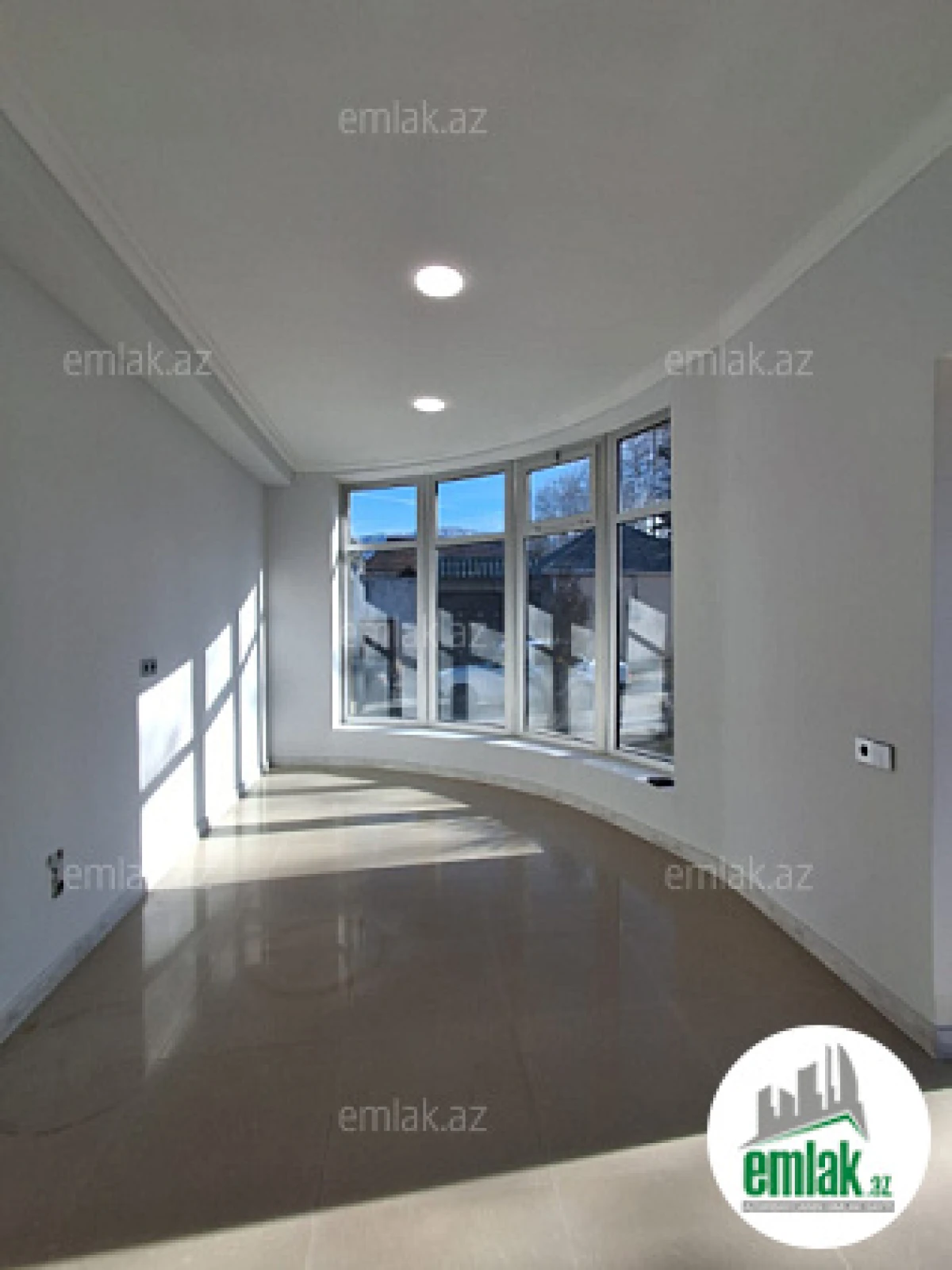 Satılır 6 otaqlı obyekt 130 m²