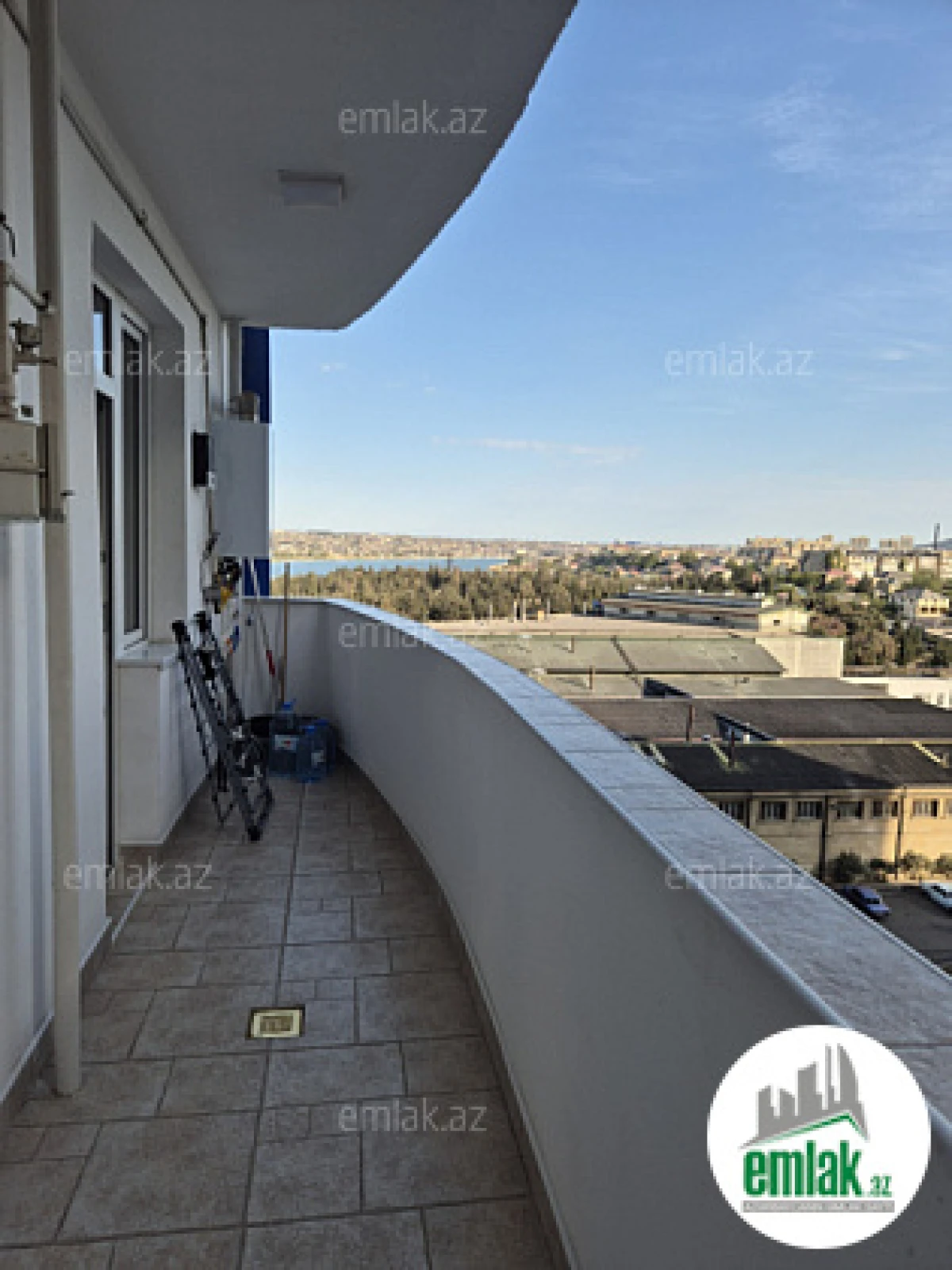 Satılır 3 otaqlı yeni tikili 115 m²