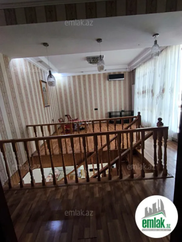 Satılır 4 otaqlı həyət evi 180 m²