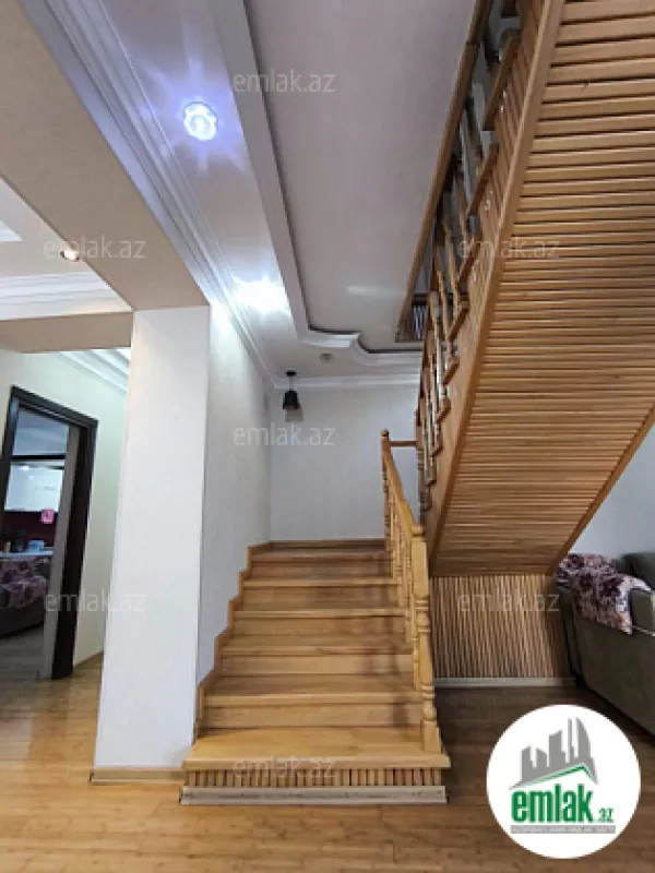 Satılır 4 otaqlı həyət evi 180 m²
