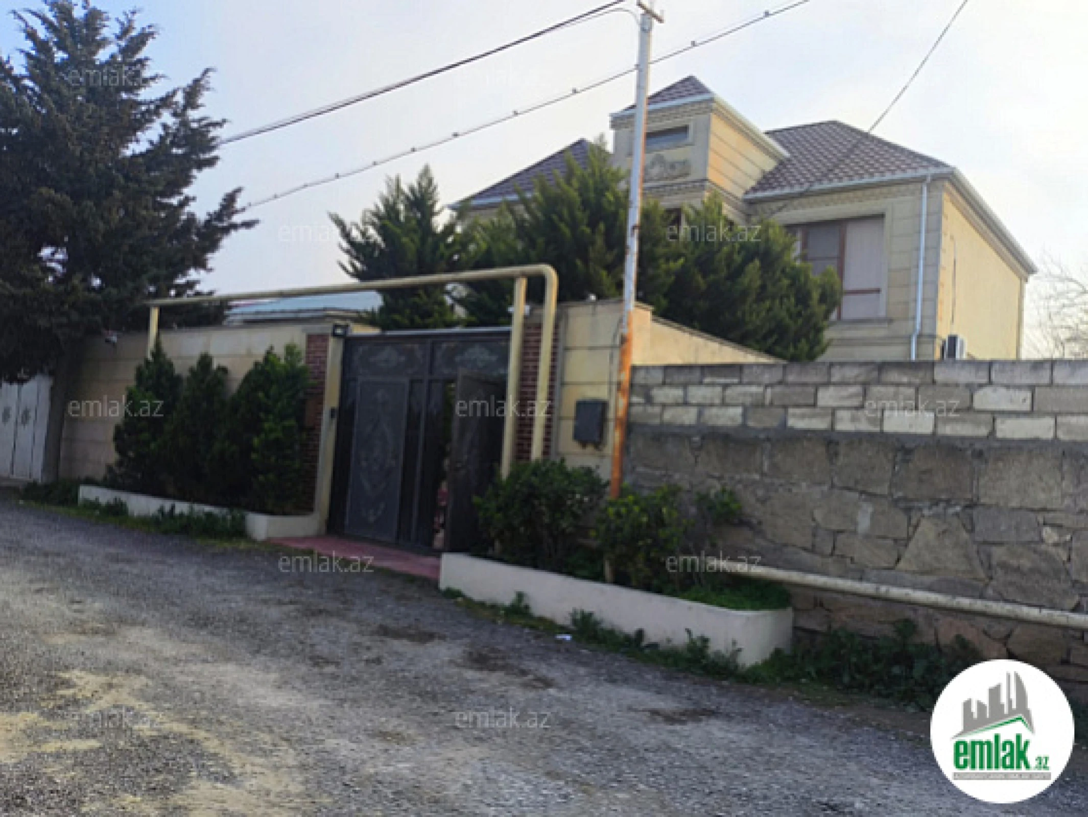 Satılır 4 otaqlı həyət evi 180 m²