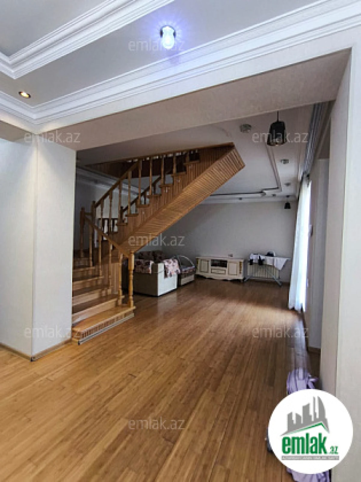 Satılır 4 otaqlı həyət evi 180 m²
