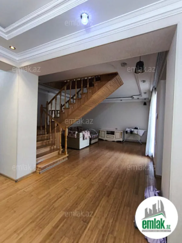 Satılır 4 otaqlı həyət evi 180 m²