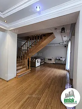 Satılır 4 otaqlı həyət evi 180 m²