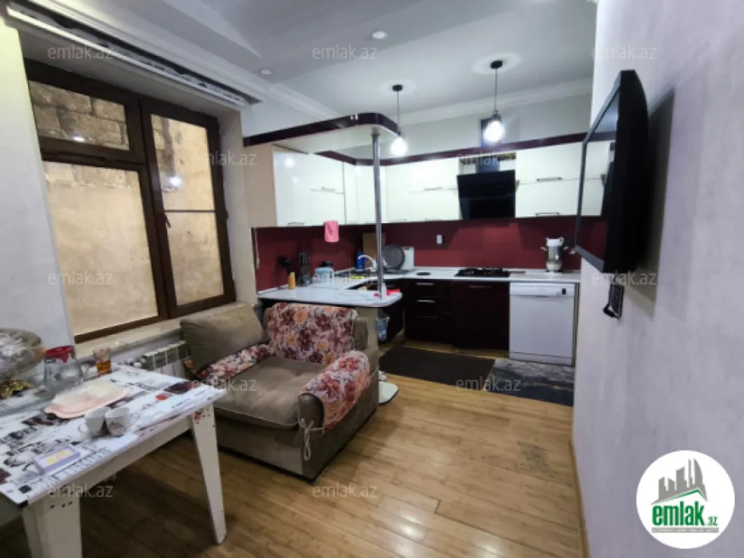 Satılır 4 otaqlı həyət evi 180 m²