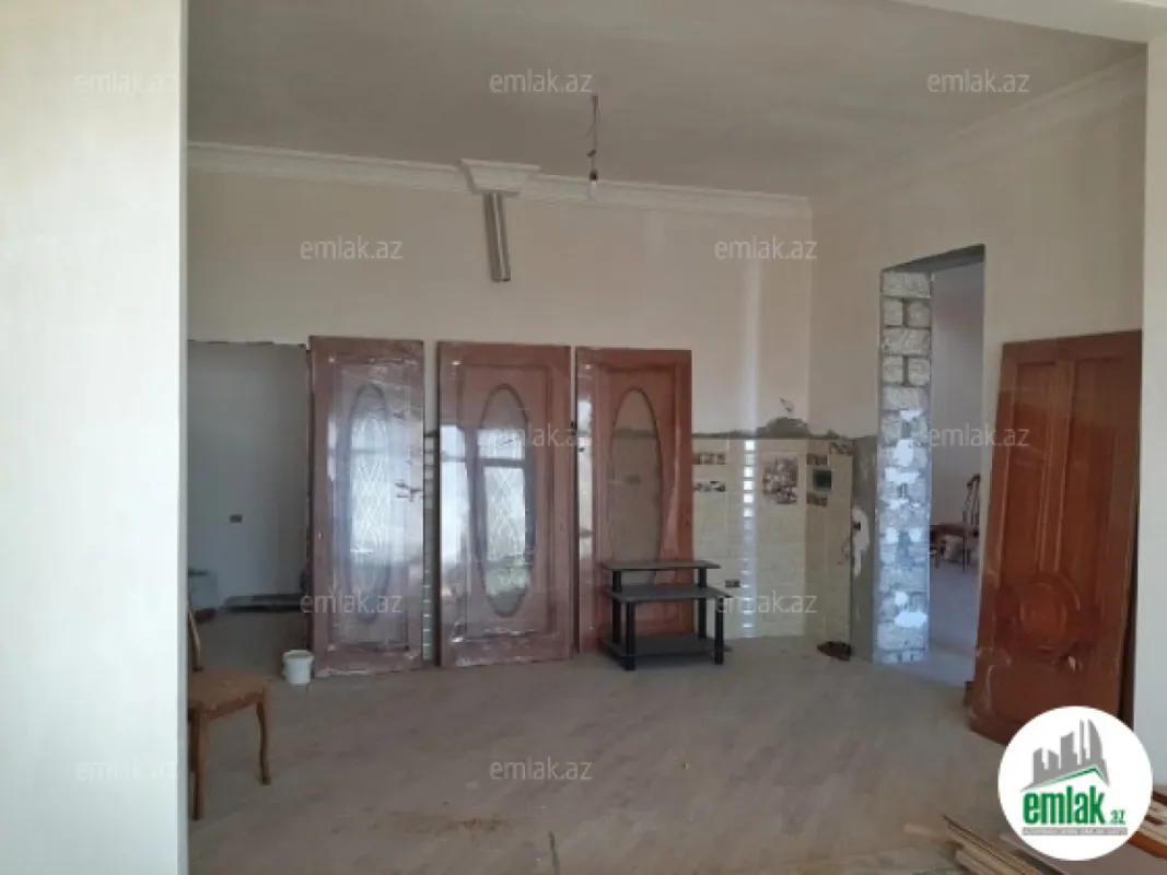 Satılır 7 otaqlı həyət evi 510 m²