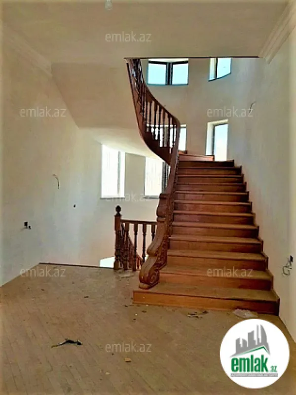 Satılır 7 otaqlı həyət evi 510 m²