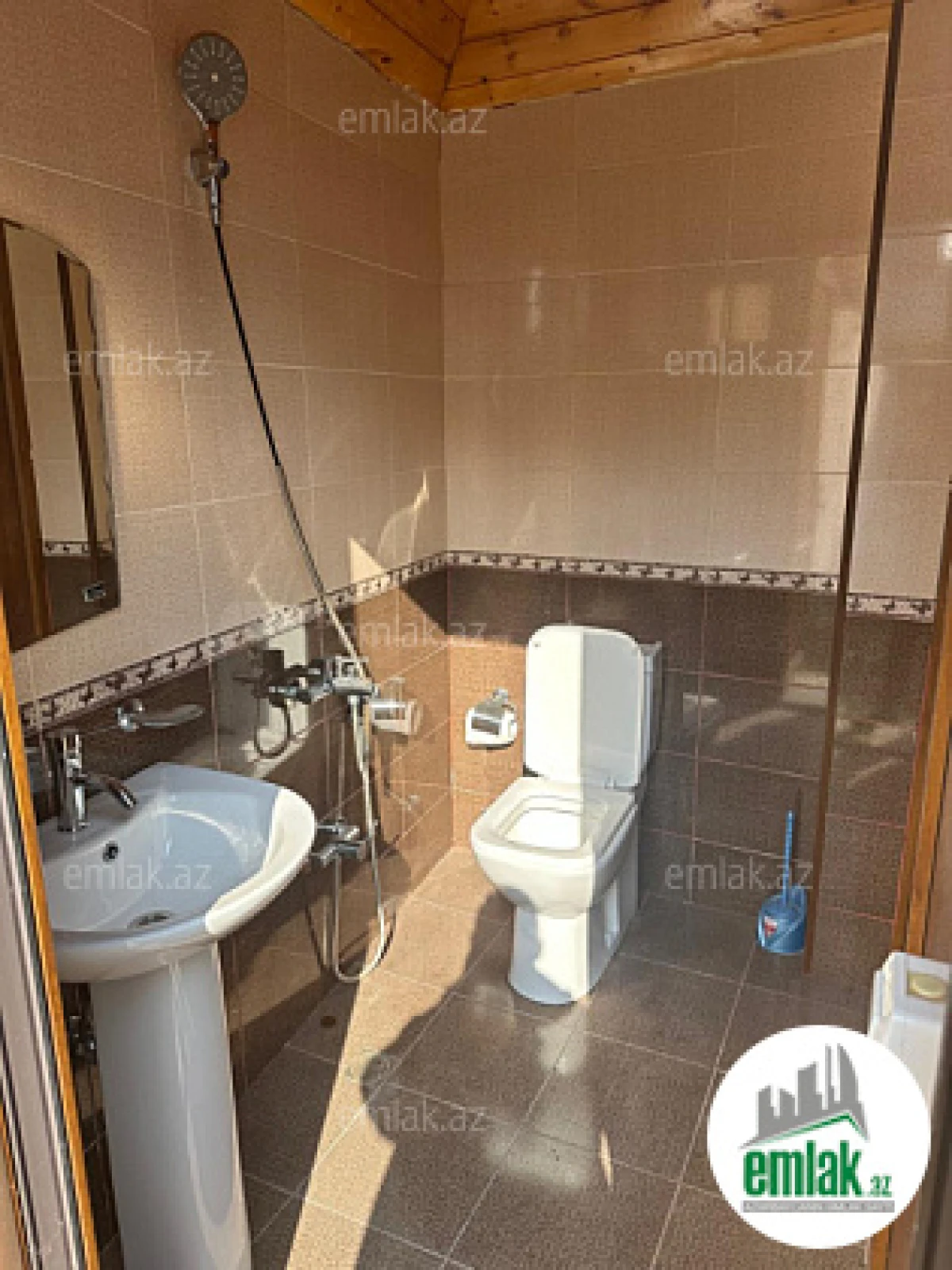 Satılır 4 otaqlı həyət evi 175 m²