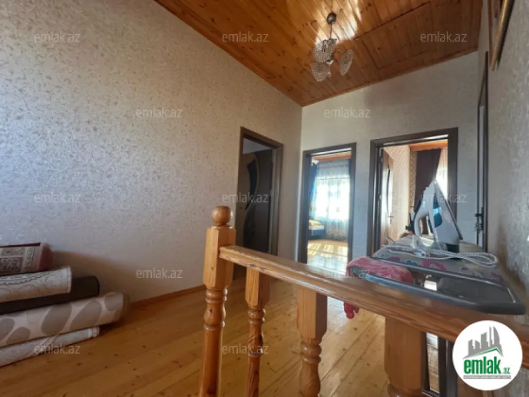 Satılır 4 otaqlı həyət evi 175 m²