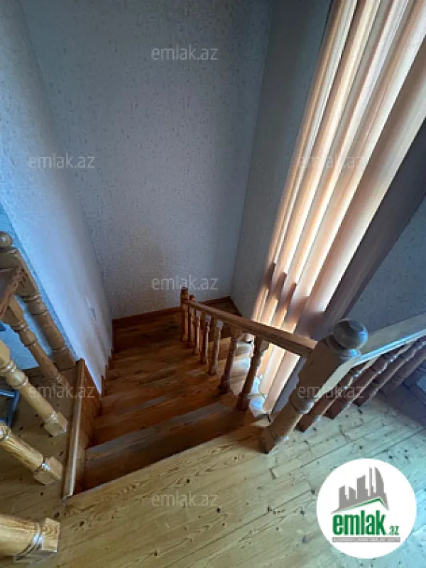 Satılır 4 otaqlı həyət evi 175 m²