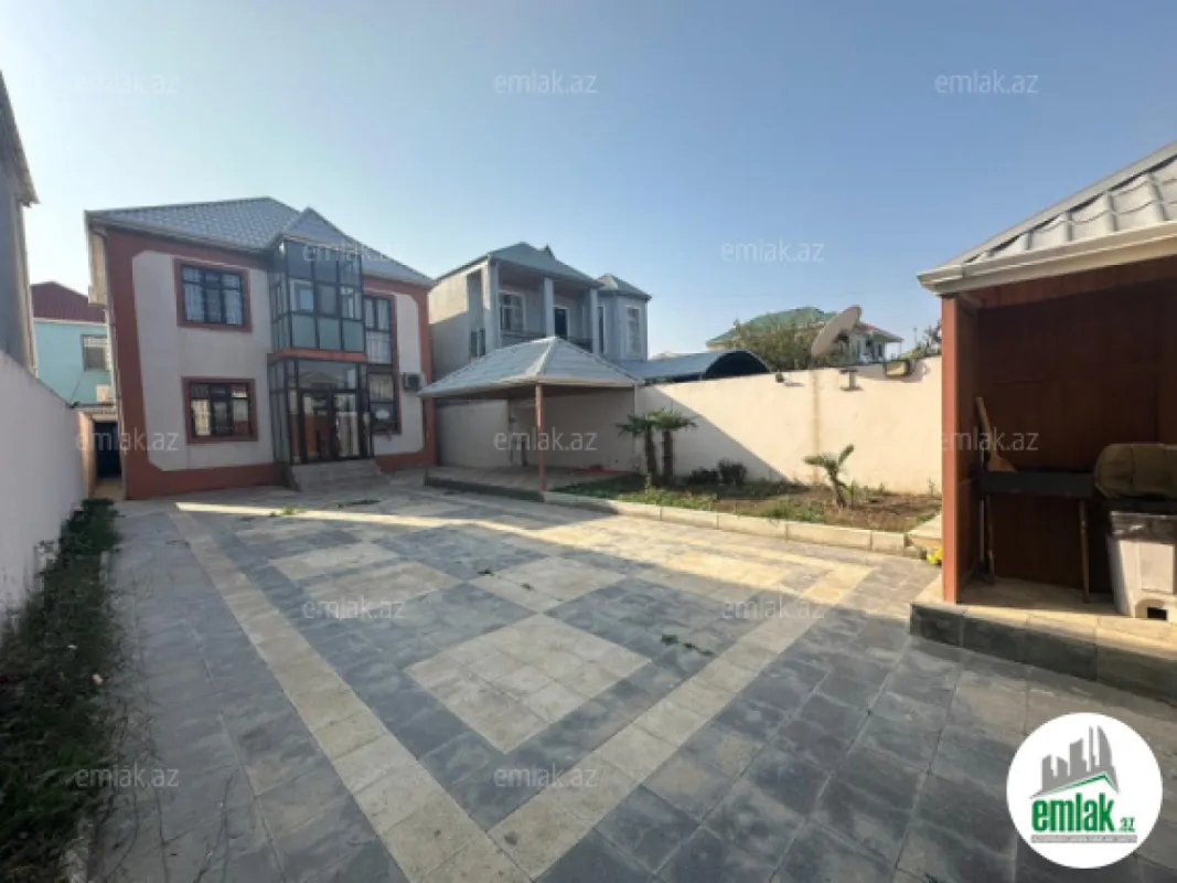 Satılır 4 otaqlı həyət evi 175 m²