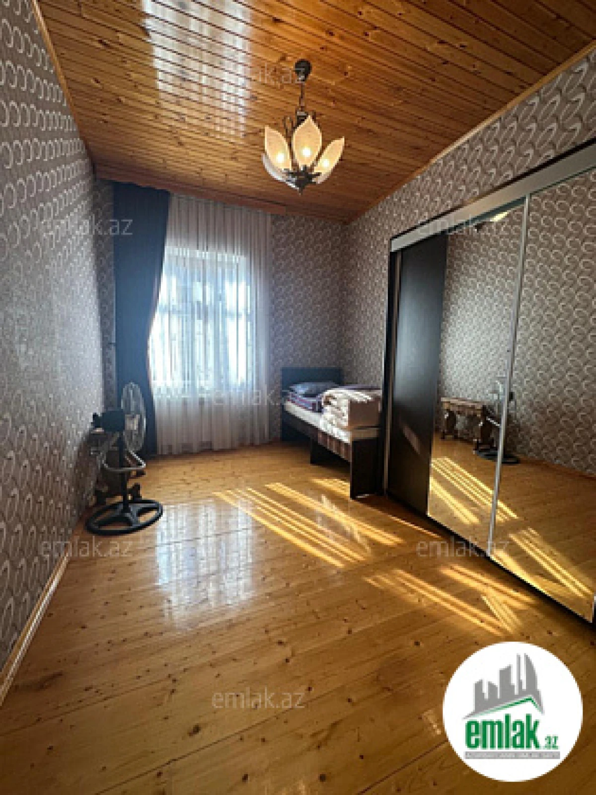 Satılır 4 otaqlı həyət evi 175 m²