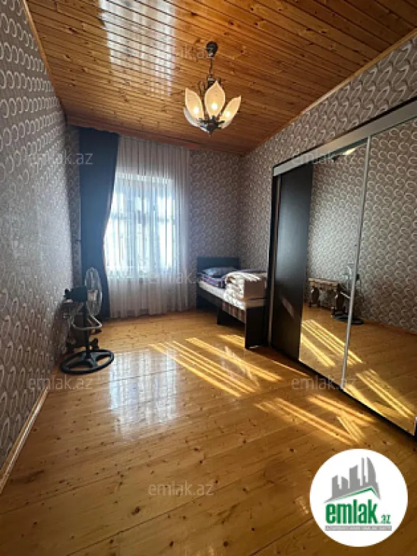 Satılır 4 otaqlı həyət evi 175 m²