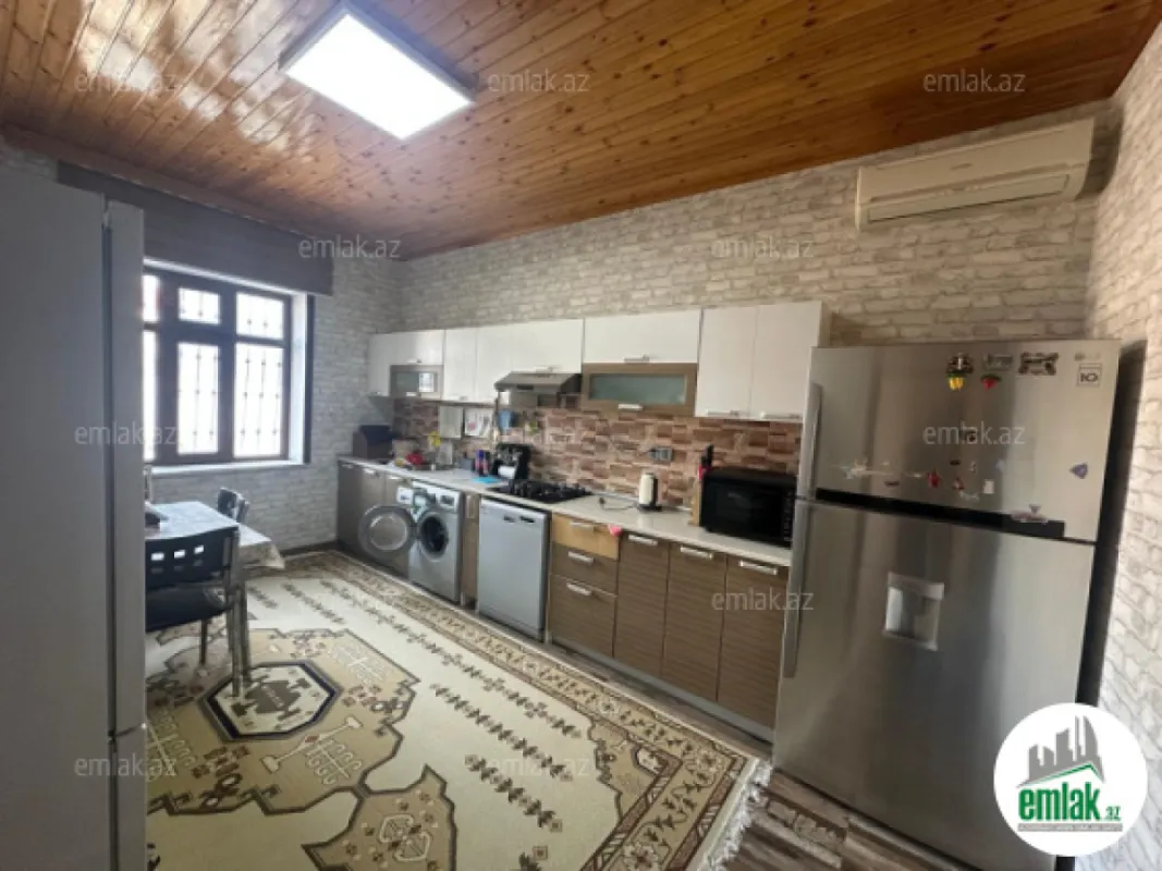 Satılır 4 otaqlı həyət evi 175 m²