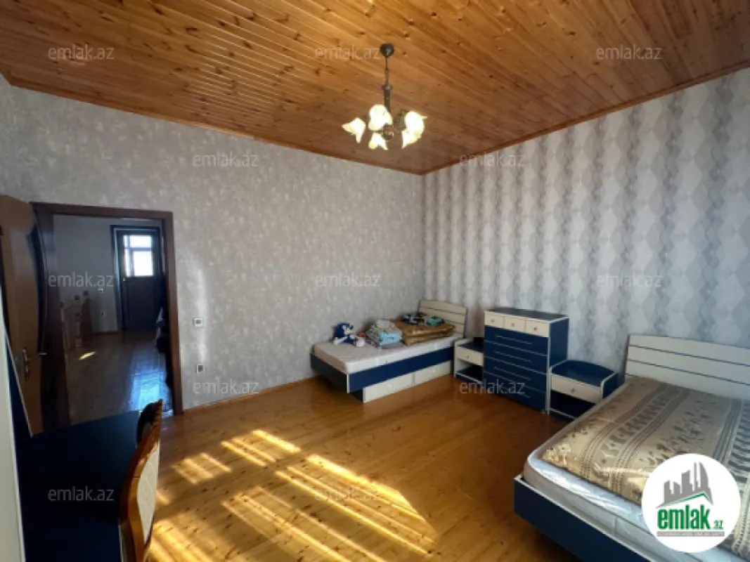 Satılır 4 otaqlı həyət evi 175 m²