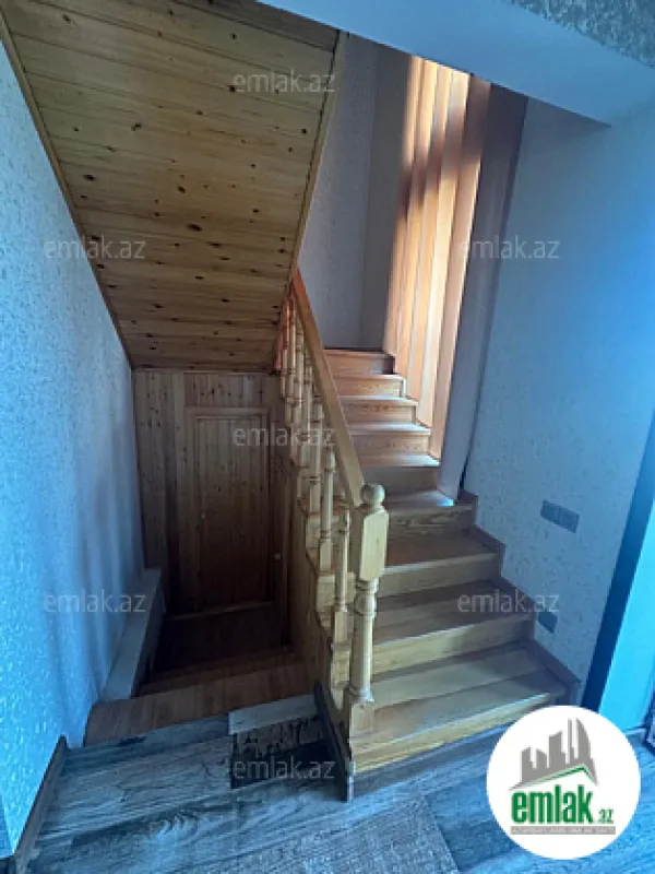 Satılır 4 otaqlı həyət evi 175 m²