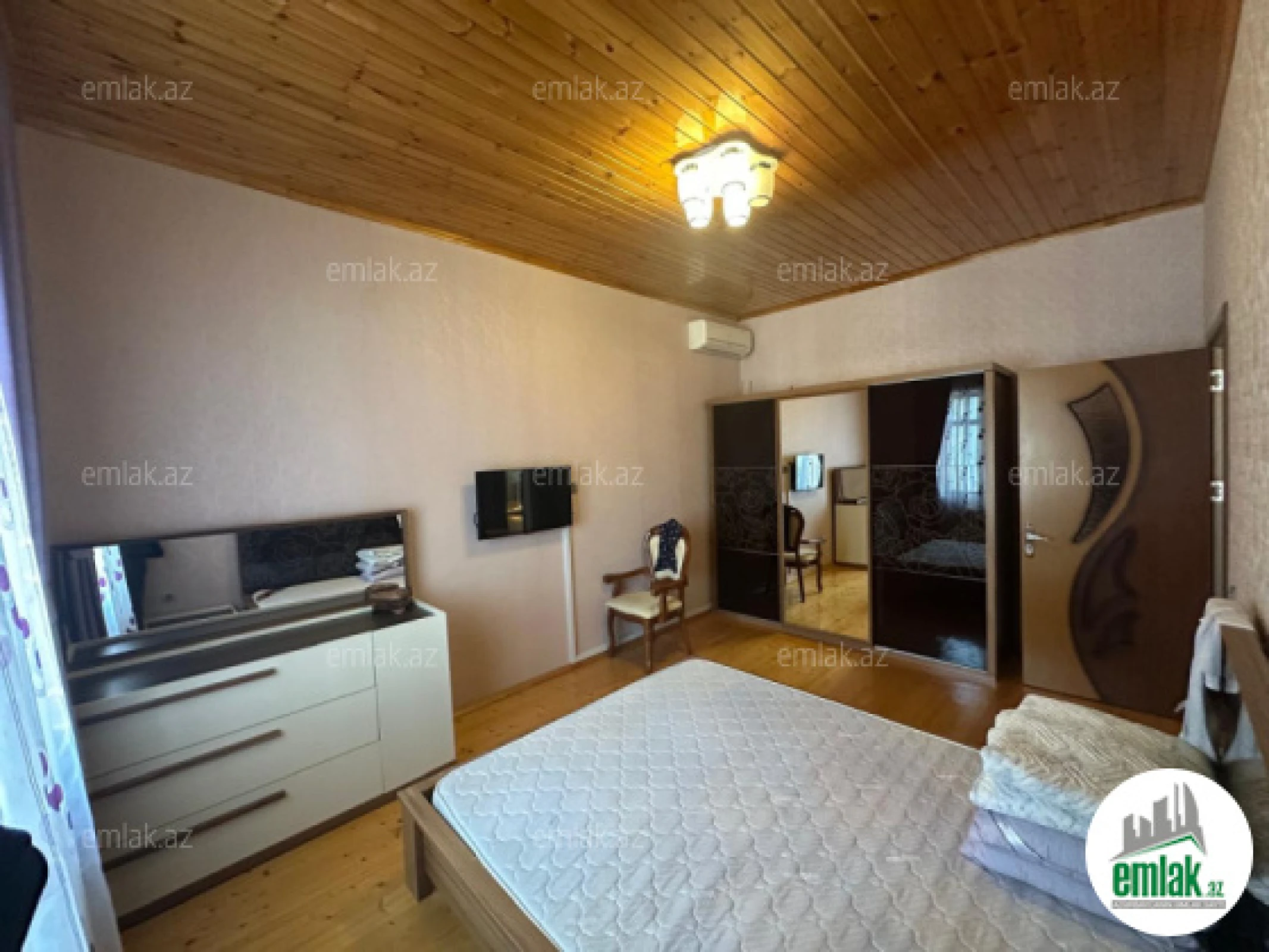 Satılır 4 otaqlı həyət evi 175 m²