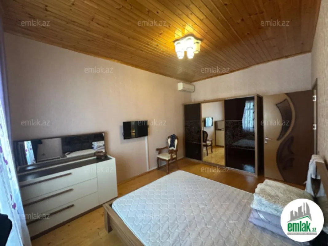 Satılır 4 otaqlı həyət evi 175 m²