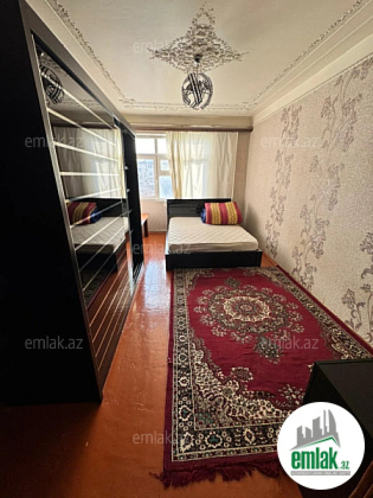 Satılır 2 otaqlı köhnə tikili 55 m²