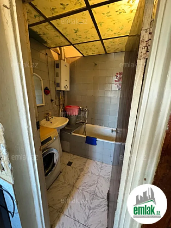 Satılır 2 otaqlı köhnə tikili 55 m²