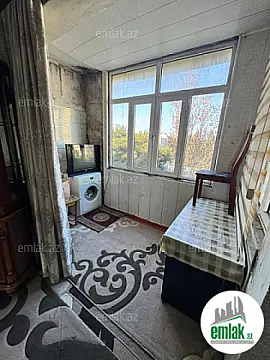 Satılır 2 otaqlı köhnə tikili 55 m²