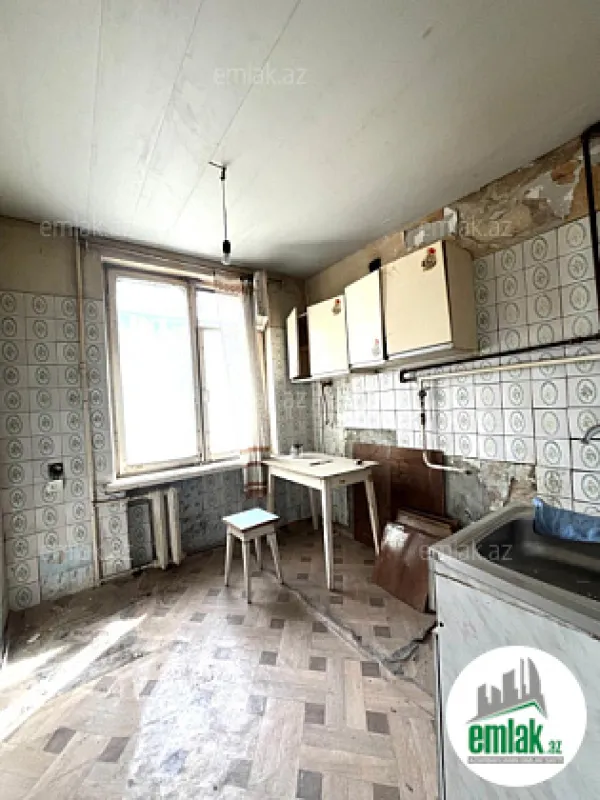 Satılır 3 otaqlı köhnə tikili 70 m²