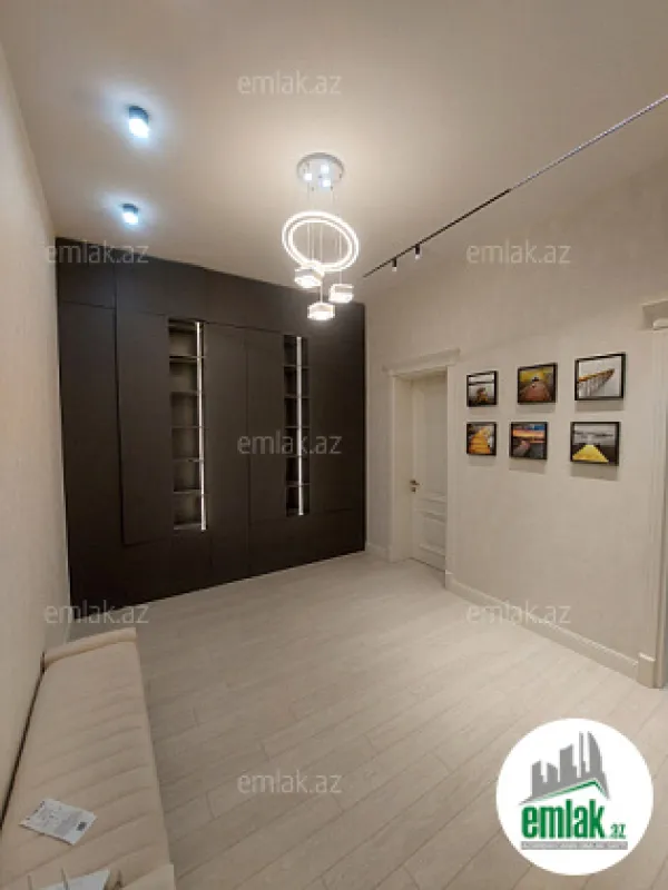 Satılır 3 otaqlı yeni tikili 108 m²