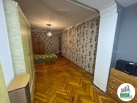 Satılır 4 otaqlı köhnə tikili 110 m²