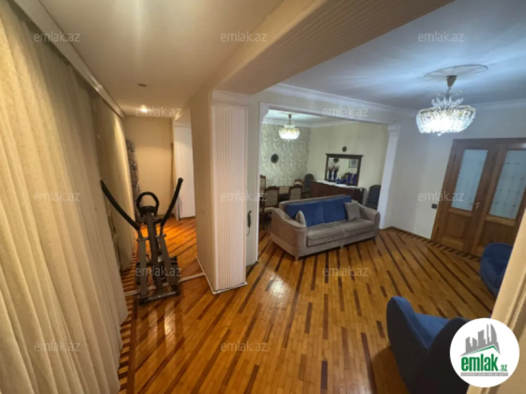 Satılır 4 otaqlı köhnə tikili 110 m²