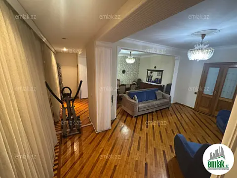 Satılır 4 otaqlı köhnə tikili 110 m²