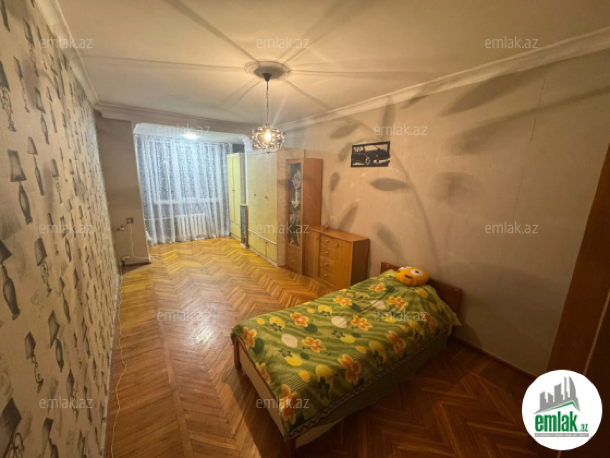 Satılır 4 otaqlı köhnə tikili 110 m²