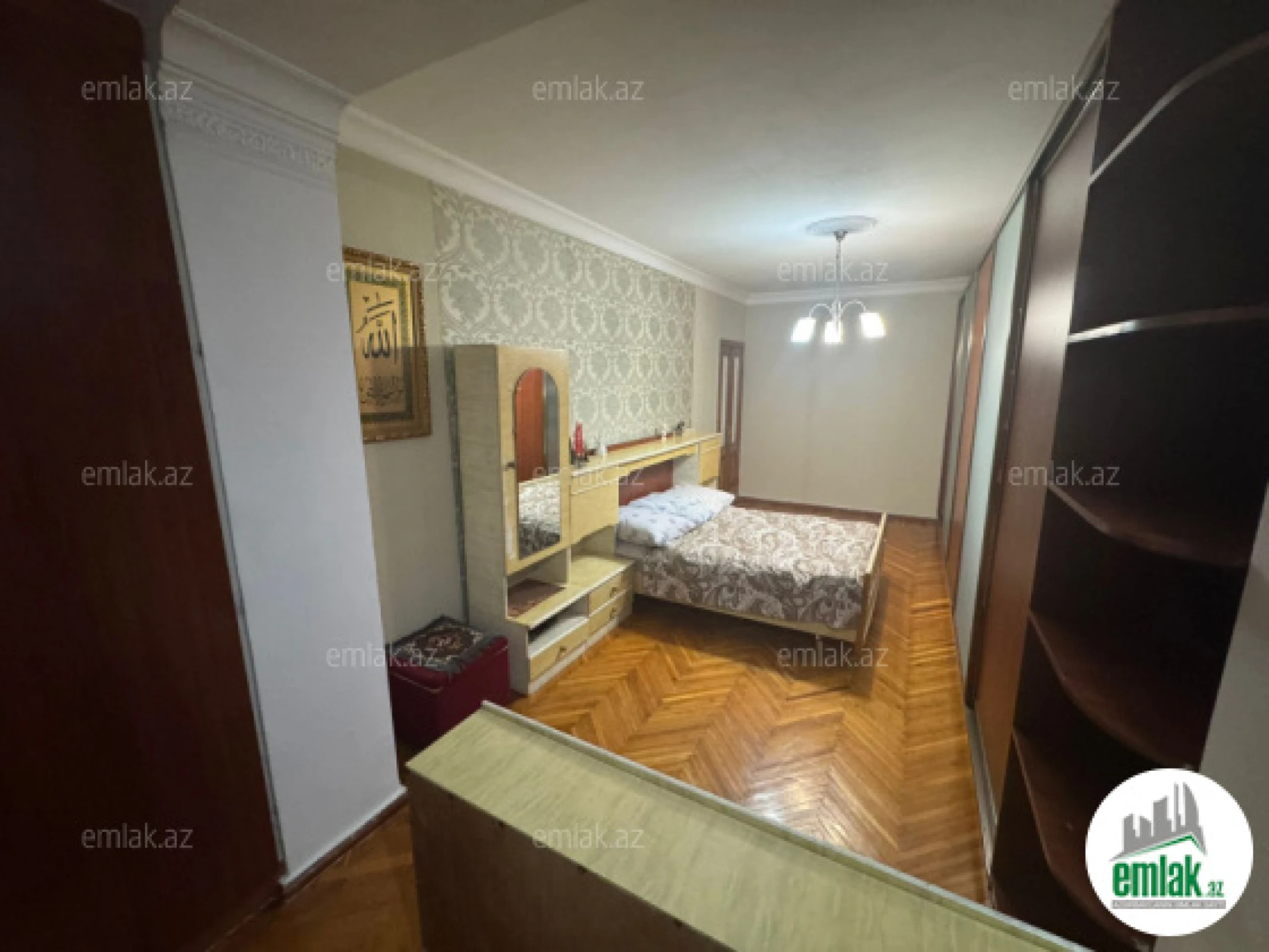 Satılır 4 otaqlı köhnə tikili 110 m²