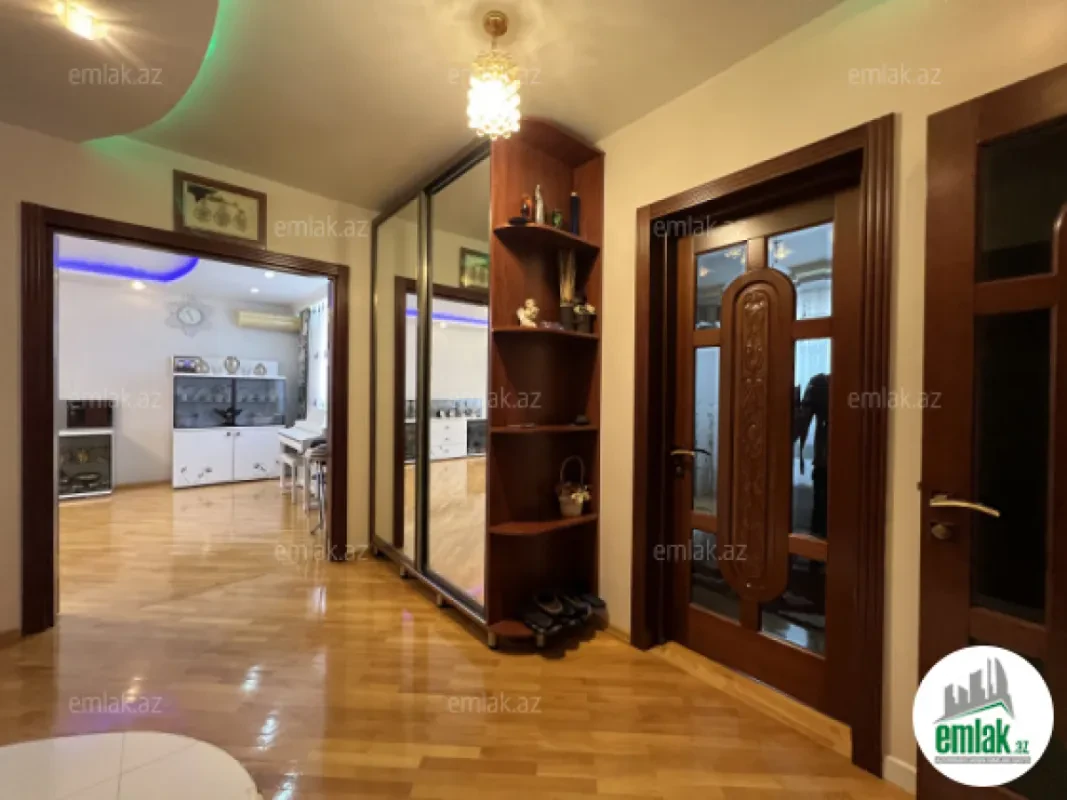 Satılır 3 otaqlı yeni tikili 100 m²