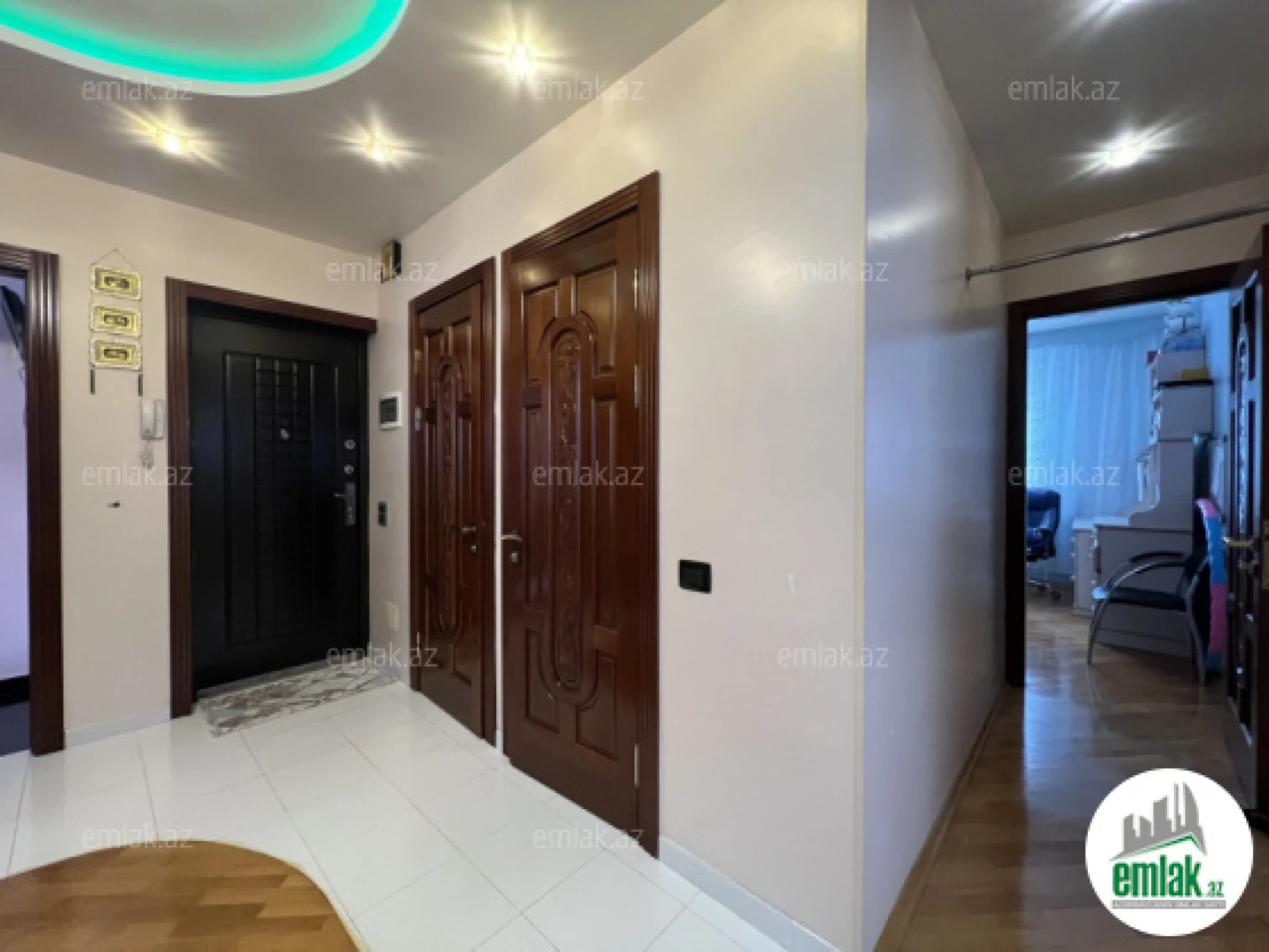 Satılır 3 otaqlı yeni tikili 100 m²