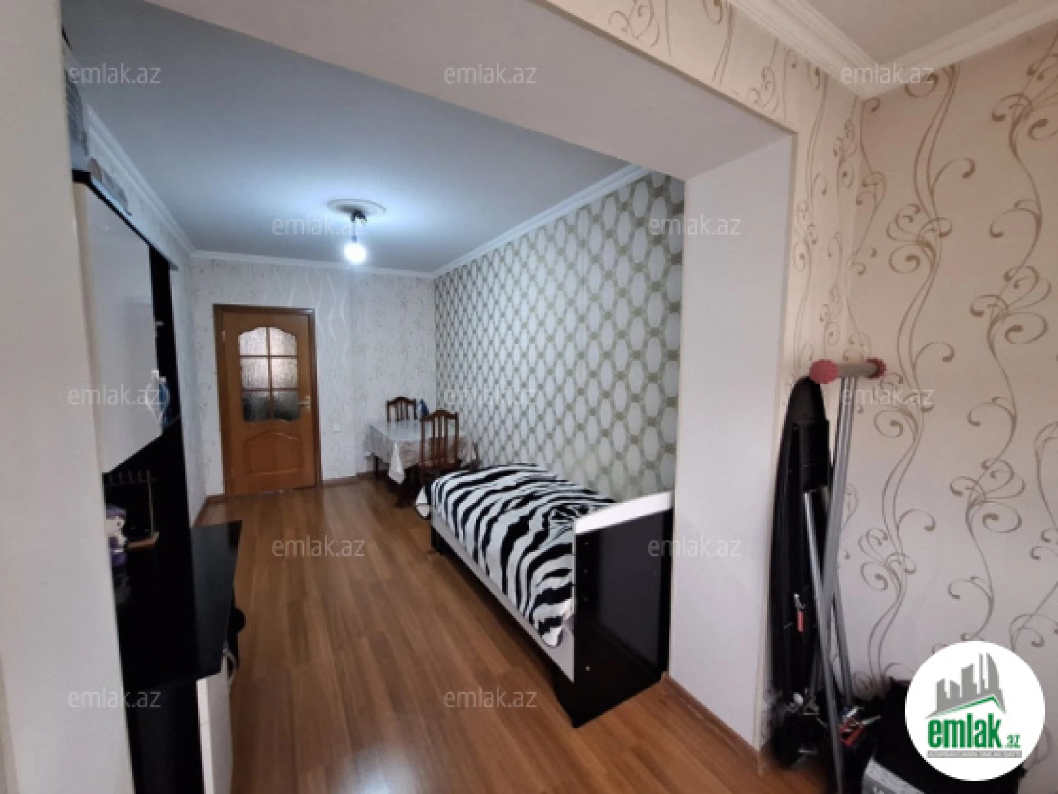 Satılır 4 otaqlı köhnə tikili 102 m²