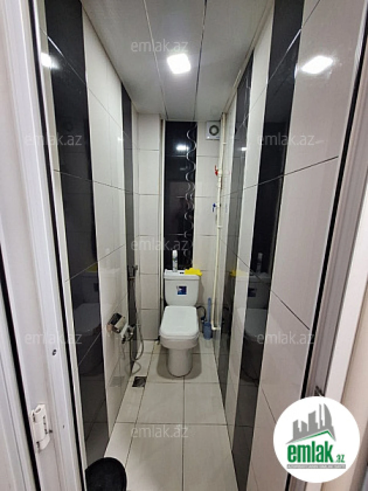 Satılır 4 otaqlı köhnə tikili 102 m²