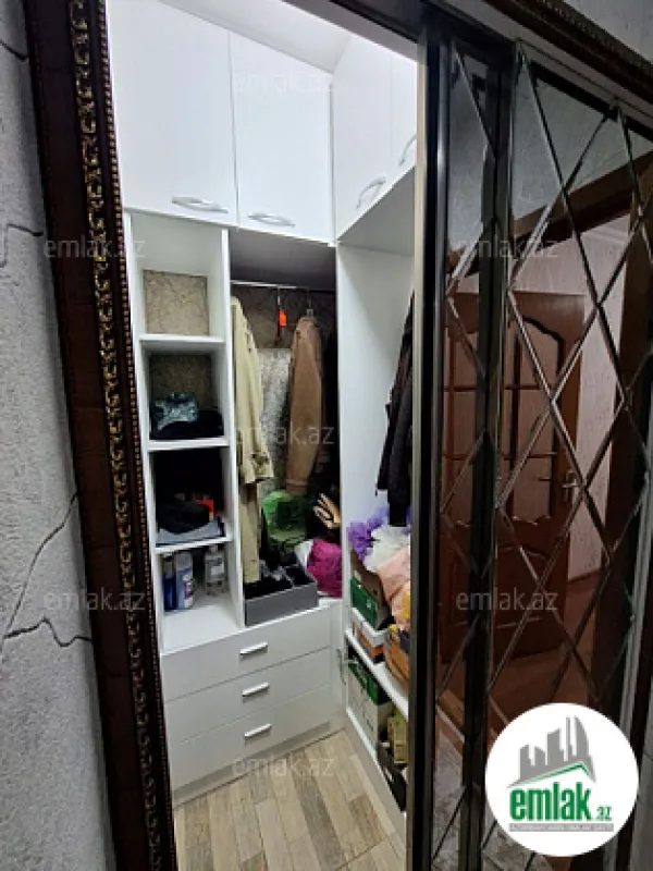 Satılır 4 otaqlı köhnə tikili 102 m²